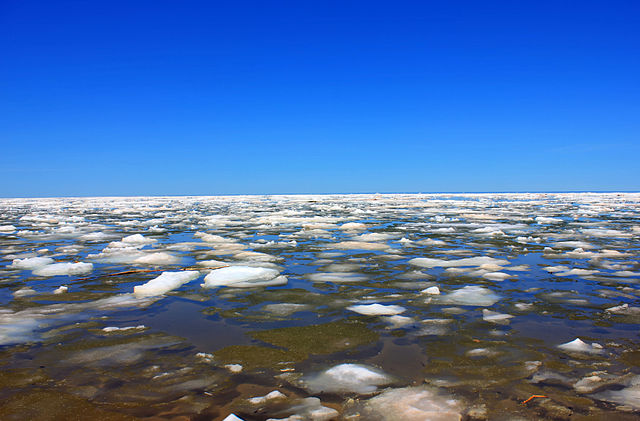 Gfp-michigan-porcupine-mountains-state-park-ice-on-lake-superior