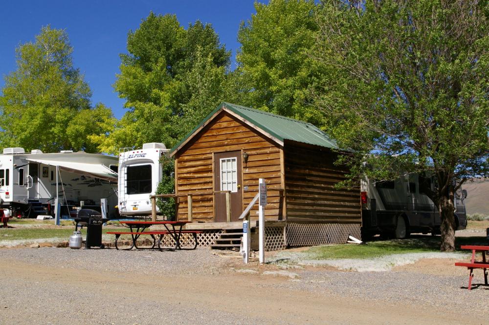 gunnison-lakeside-rv-park-cabins-campsite